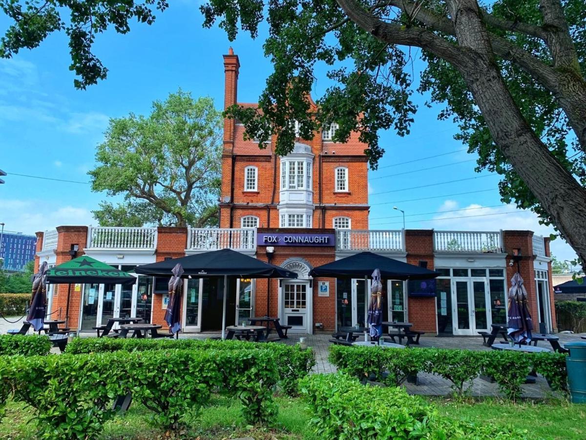 Отель Fox Connaught Лондон Экстерьер фото